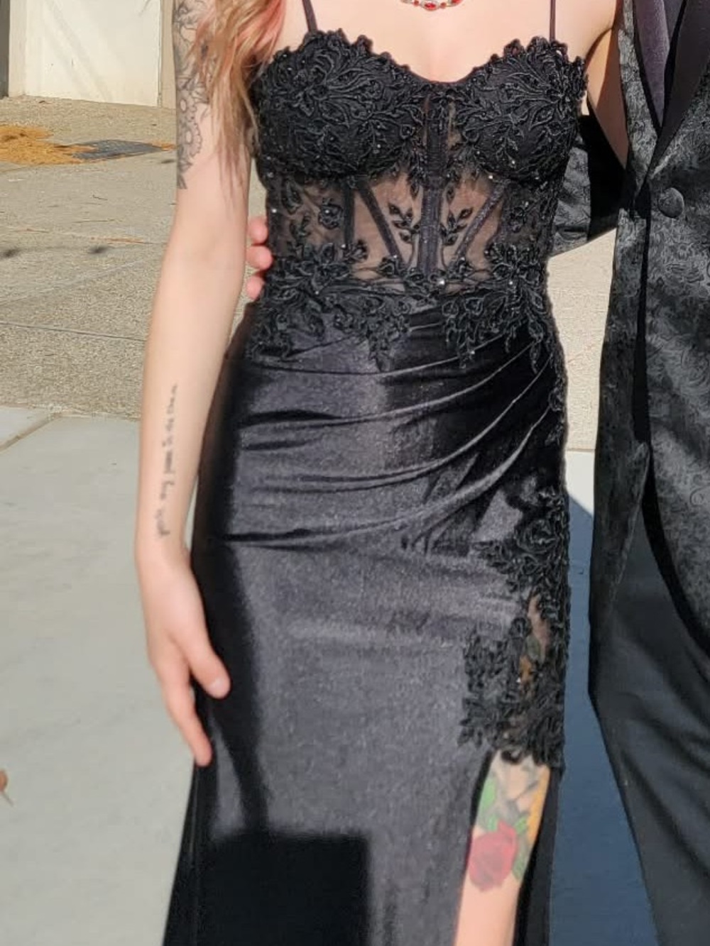 Black dress, worn only for pictures , got it for $400 asking $170